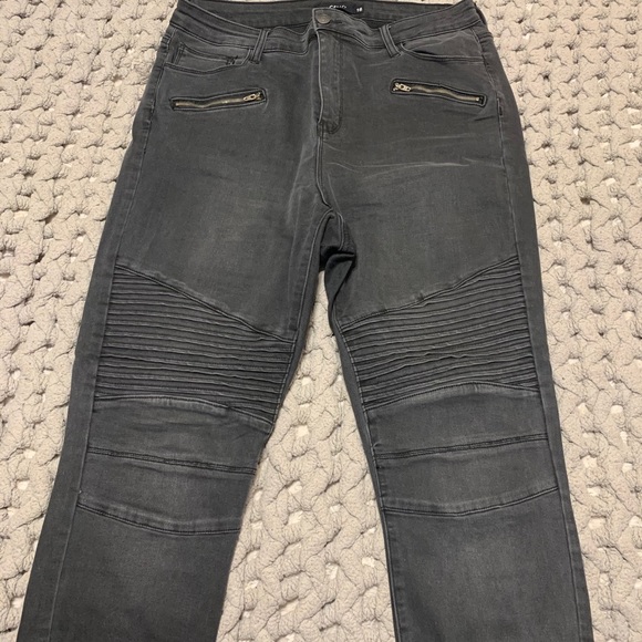 Black jeans - Picture 2 of 4